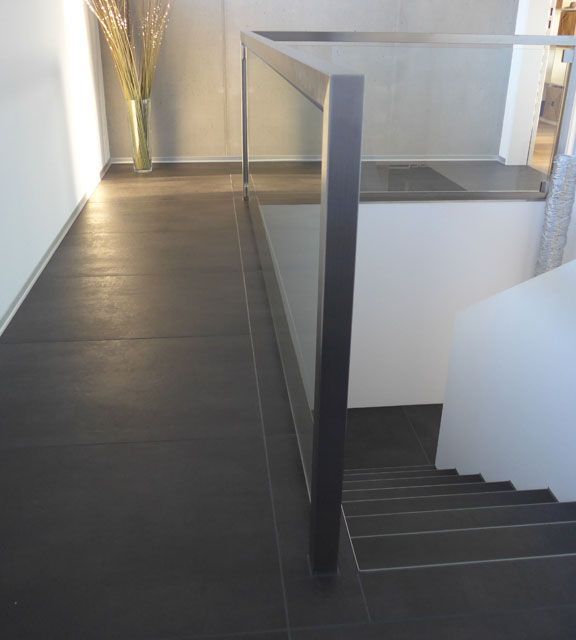 Treppe mit Fliesen von Schmidmeister Fischer AG