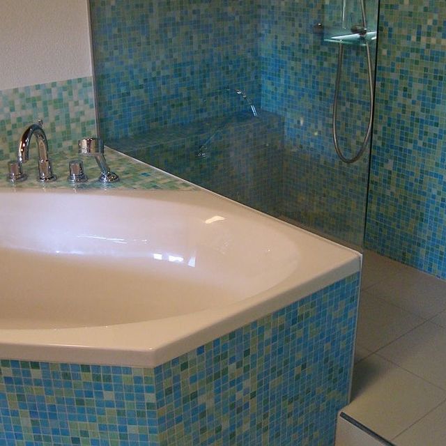 Moderne Mosaikbadewanne 